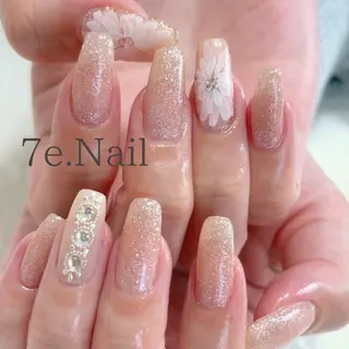 ネイル 7e. Nailのネイルデザイン