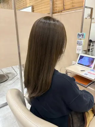 セミロング 【アドラーブル】反町 萌のヘアスタイル