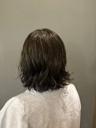 ミディアム カラー ANTI KANADEのヘアスタイル