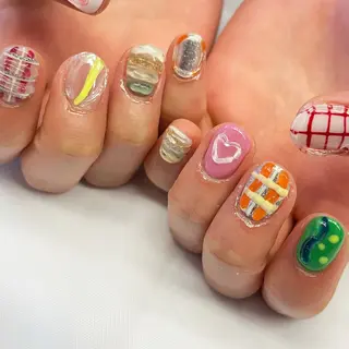 ネイル リンパ／美肌小顔専門サロンLiLi所属・Sakai Airiのネイルデザイン