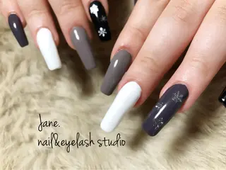 ネイル Yakko pas á pasのネイルデザイン