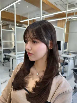 セミロング oto🎀×美髪× シースルー前髪🤍のヘアスタイル