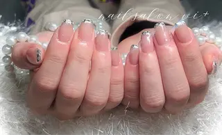 ネイル nailsalon vi+新人LiLiのネイルデザイン