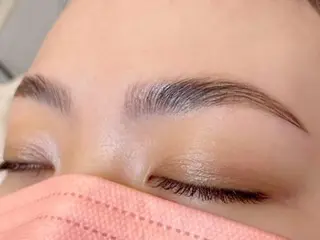 アイブロウ ari tomoのマツエク・マツパデザイン