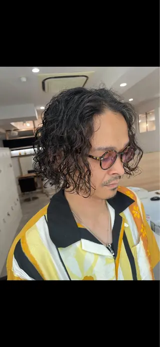 パーマ メンズ little心斎橋所属・ミヤケ タカヒロのヘアスタイル
