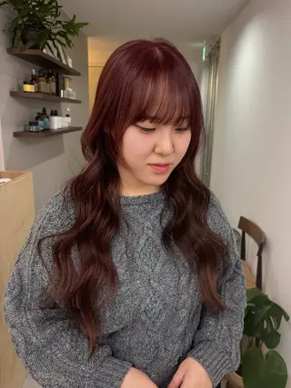 ロング 權軒 真尋のヘアスタイル