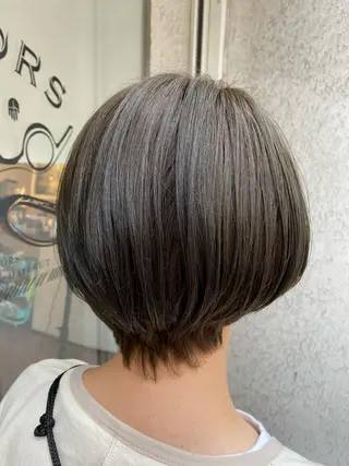 ショート カラー haru .のヘアスタイル