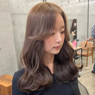 セミロング カラー 🍂顔まわりカットと ミルクティー🍼翔太のヘアスタイル