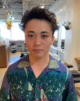 ショート パーマ メンズ グランジヘア 無造作ヘアHYUGAのヘアスタイル