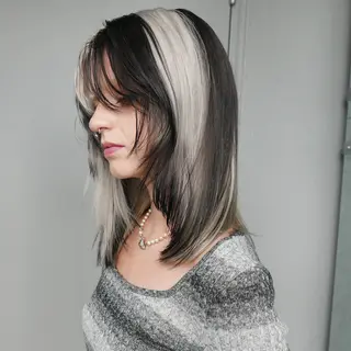 ミディアム カラー bloc japon所属・ﾌﾞﾚｲｽﾞ˚✧₊⁎ ﾚｲﾔｰToriのヘアスタイル