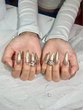 ネイル Lowé所属・Lowé みるくのネイルデザイン