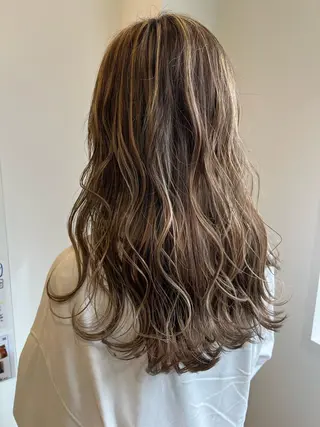 カラー 村松 萌のヘアスタイル