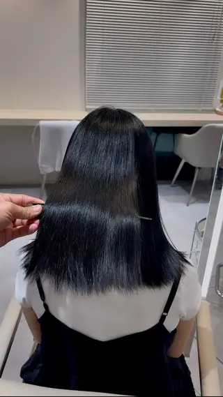 カラー 山中 萌百花のヘアスタイル