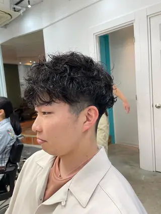 パーマ メンズ RIN／韓国ヘア レイヤーカットのヘアスタイル