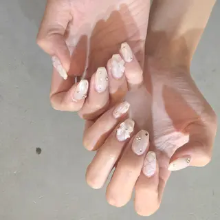 ネイル Rauna nailsalon のネイルデザイン