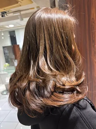 ロング カラー ヨウコ YOKOのヘアスタイル