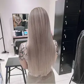 ロング カラー オフホワイトアンドなんば所属・福西 洋斗のヘアスタイル