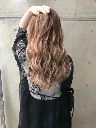 ロング カラー 是枝 さくらのヘアスタイル