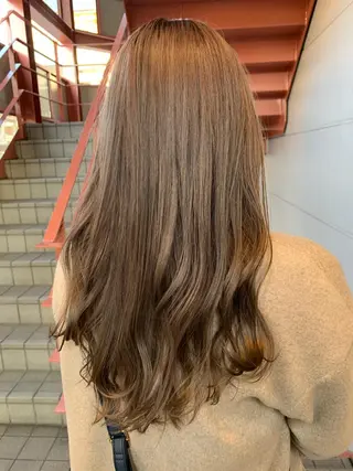 ロング カラー Ripps長居所属・メテオ ／ヘアカラー 西川菜実のヘアスタイル