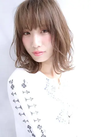 ミディアム カラー EMANONシェアサロン心斎橋店所属・韓国メンズヘア　ミル クティボブ　足立佳代のヘアスタイル