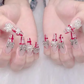 ネイル Mari 🎀六月移転のネイルデザイン