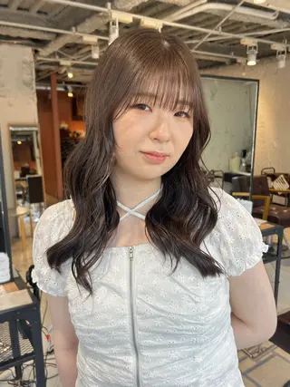 セミロング 透明感ベージュ🤎 大久保 那奈のヘアスタイル