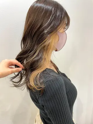 セミロング カラー 横山 奈央のヘアスタイル