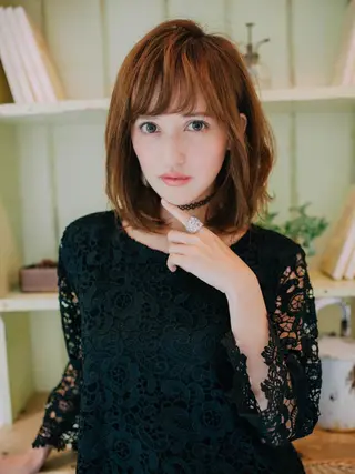 ミディアム セミロング カラー 松島祐介【店長／ トップディレクター】のヘアスタイル