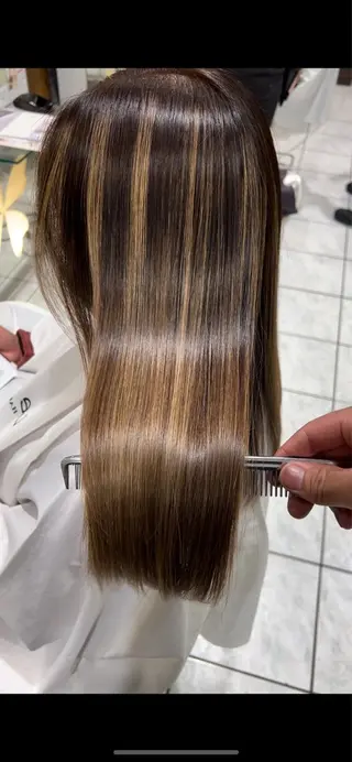 セミロング 山下竣介 ヘアカラー専門美容師のヘアスタイル