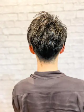 ミディアム パーマ グレイスフルバーバープラチナム六本木店所属・六本木メンズヘア 大橋勇貴のヘアスタイル