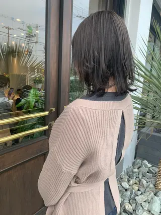 ミディアム カラー 吉原 由菜のヘアスタイル