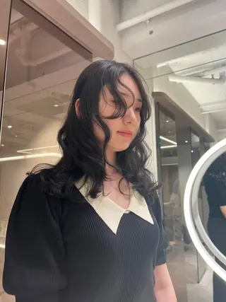 ミディアム rino🤍 恵比寿レイヤーカットのヘアスタイル