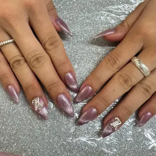 ネイル VIERU 🌈🎀💖のネイルデザイン