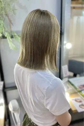 ミディアム カラー 菊地 紗矢のヘアスタイル