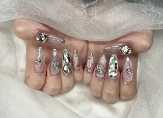 ネイル Roi〈ロワ〉 Minakoのネイルデザイン