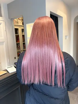 セミロング カラー 栗林 茉那のヘアスタイル