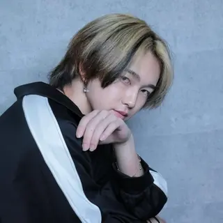 ショート カラー メンズ 飯塚 想のヘアスタイル