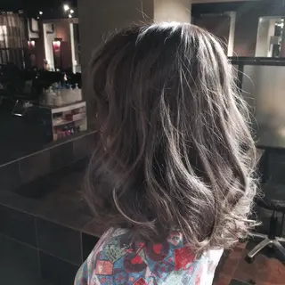 ミディアム Eliss 堀江のヘアスタイル