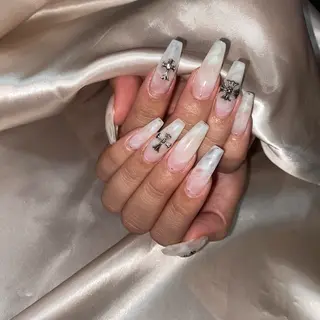 ネイル la vie Luire所属・la vie Luire アスカのネイルデザイン