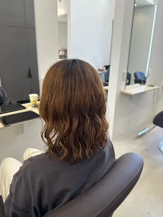 ミディアム パーマ 茂木 理紗のヘアスタイル