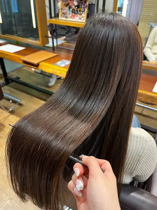 ロング パーマ 𝐀𝐲𝐚𝐤𝐚 /艶髪/ストレートのヘアスタイル