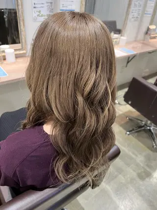 ロング カラー ビラデルソルmaRe所属・山口 莉々香のヘアスタイル