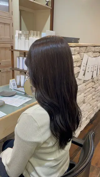 ロング カラー CEEK NO.4所属・野口 侑依奈のヘアスタイル