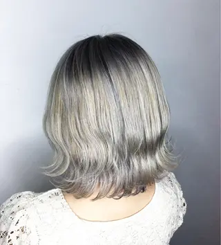 ミディアム カラー ヘアアレンジ 🧶ブリーチカラー TERU🧶のヘアスタイル