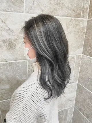 セミロング カラー 《Zina札幌大通》 Hinano🐻のヘアスタイル