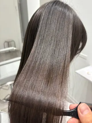 ロング PULSE yokohama所属・レイヤー |オリーブ |ヘーゼルベージュのヘアスタイル