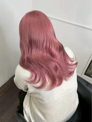 ロング カラー aku💞韓国風🩷 ピンクカラー🎀🩷のヘアスタイル