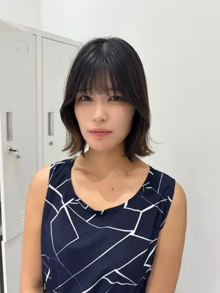ミディアム 透け 艶感カラー 似合わせ 齊木 勇人のヘアスタイル