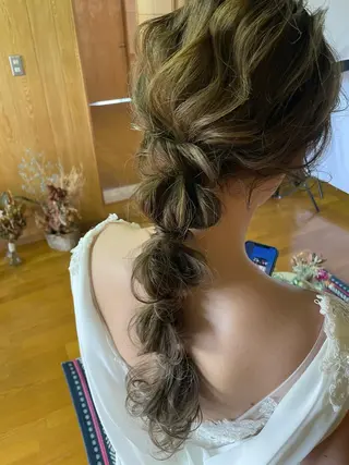 ヘアアレンジ WHITE EYE 浦添所属・ヘアメイク acoのヘアスタイル