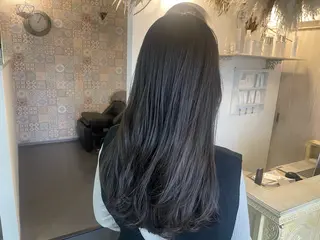ロング カラー 荒牧 絵美のヘアスタイル